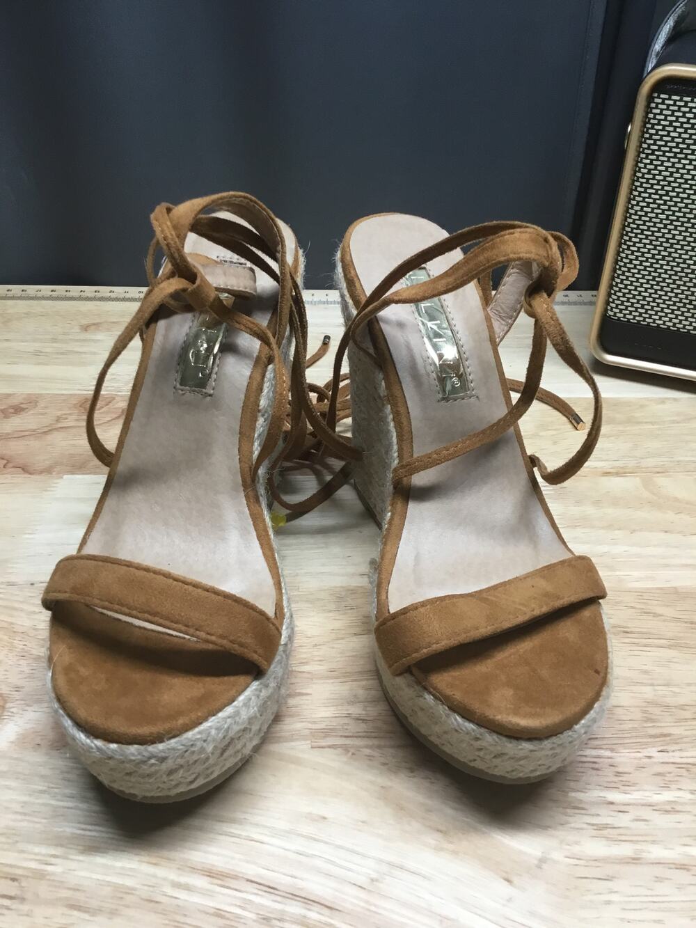 Billini Platform Sandals Women's 5 Tan Suede Strappy Wedge Heel Open Toe Casual